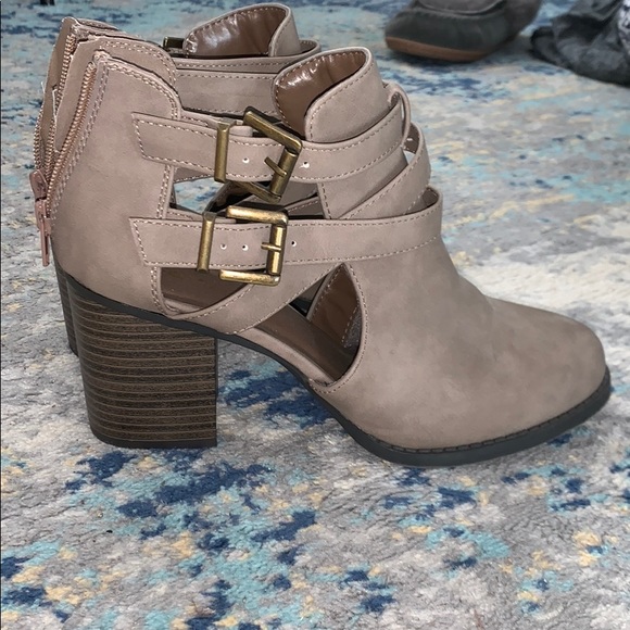 High Heel Booties - Picture 4 of 6